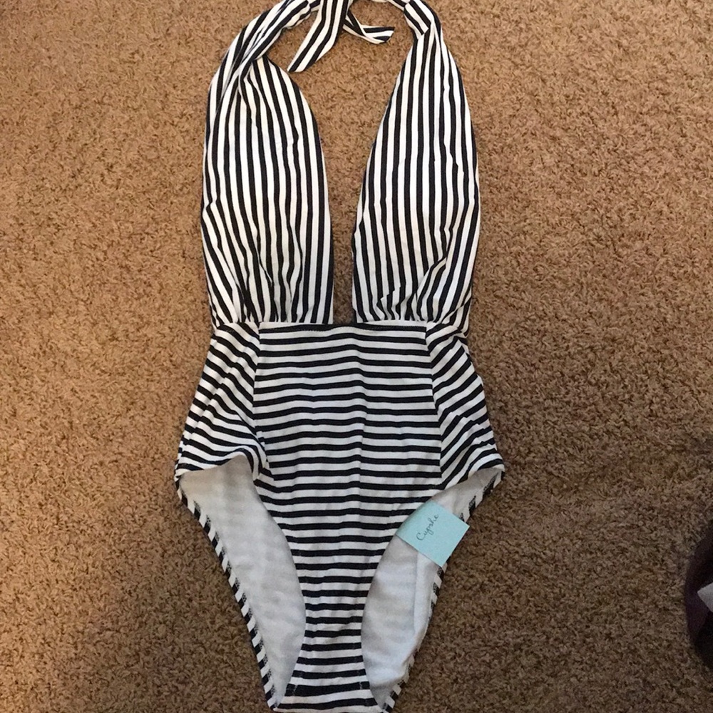 Retro Style Halter One Piece Swinsuit